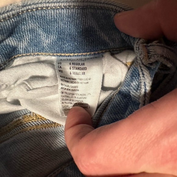 American Eagle Distressed Curvy Mom Jean - Picture 4 of 4